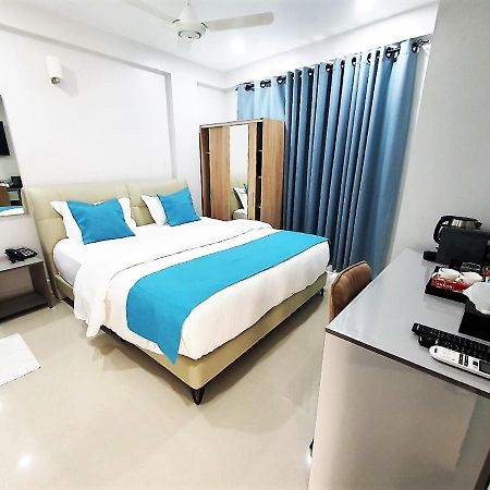Tour Inn Мале Екстер'єр фото