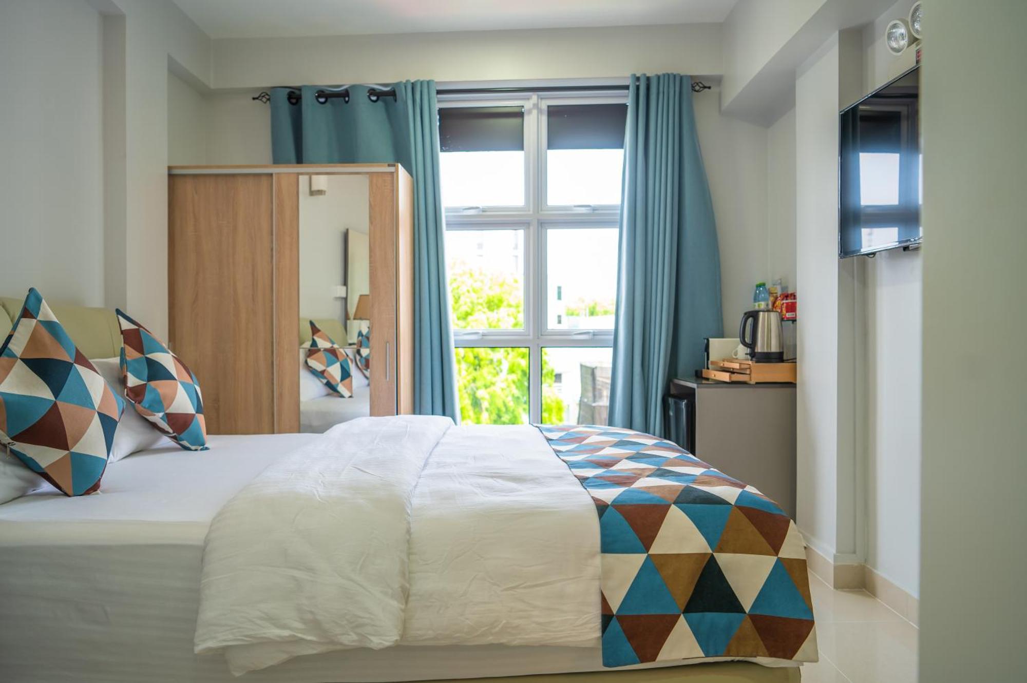 Tour Inn Мале Екстер'єр фото