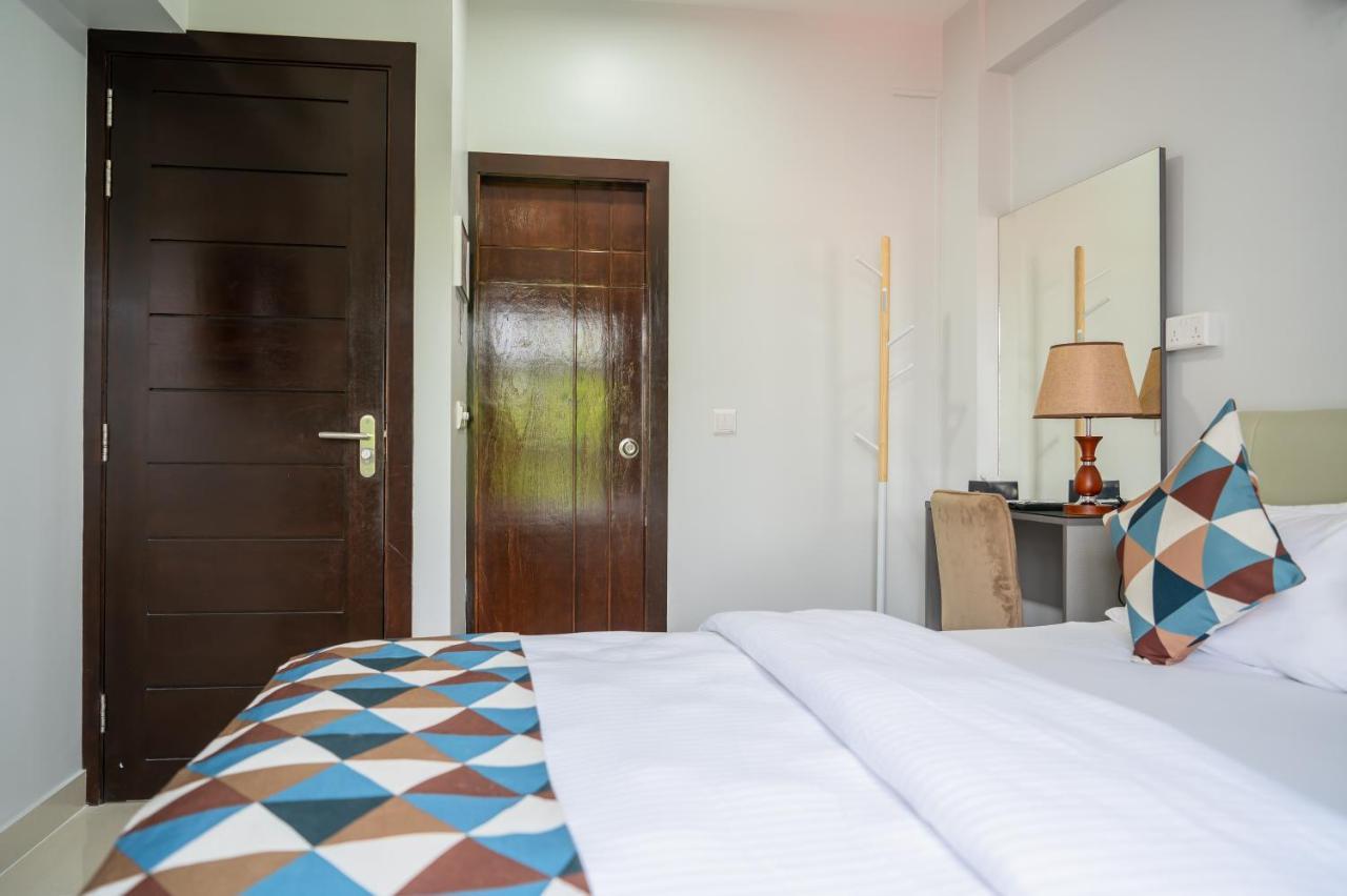 Tour Inn Мале Екстер'єр фото