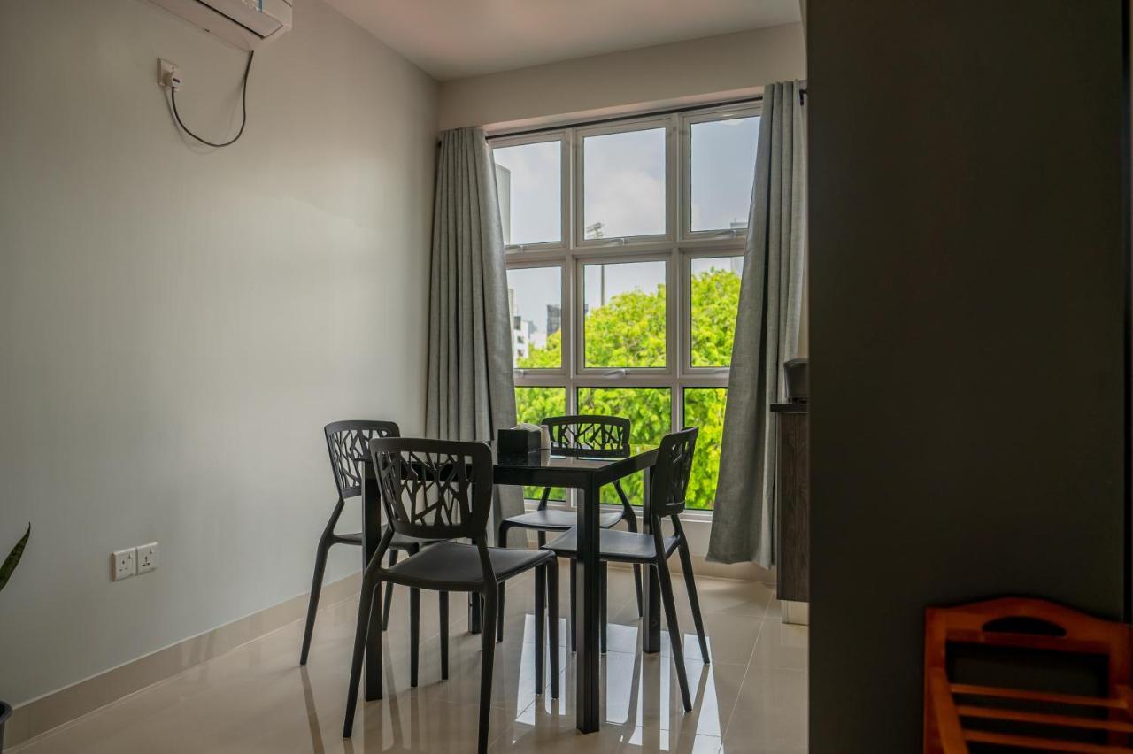 Tour Inn Мале Екстер'єр фото